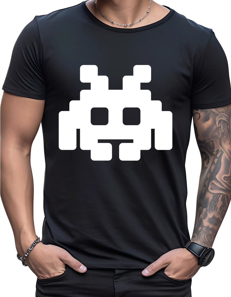 Playera Blanca y Negra Hombre – Marciano Pixel Art Minimalista | Minimalismo Urbano Ajolotástico