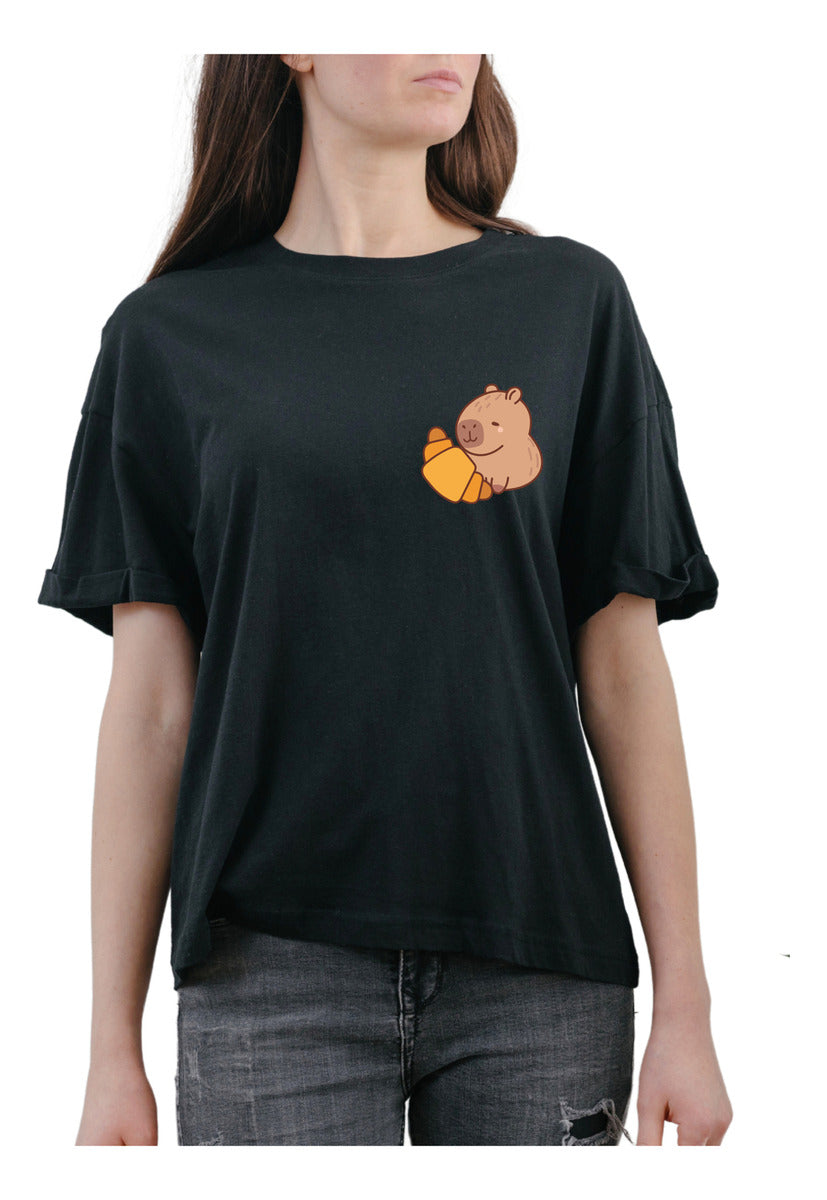 Playera Negra Mujer – Capibara con Cuernito | Minimalismo Urbano Ajolotástico