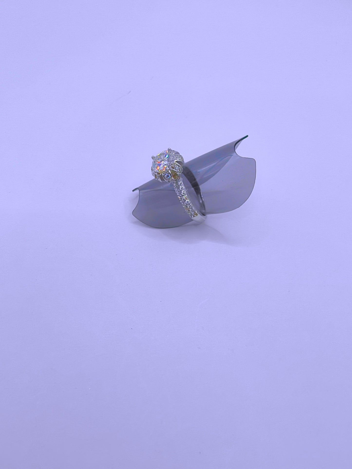SR0068 - Anillo S925 Esterlina MOISSANITA Cerrado "Compromiso 3" Calenbi