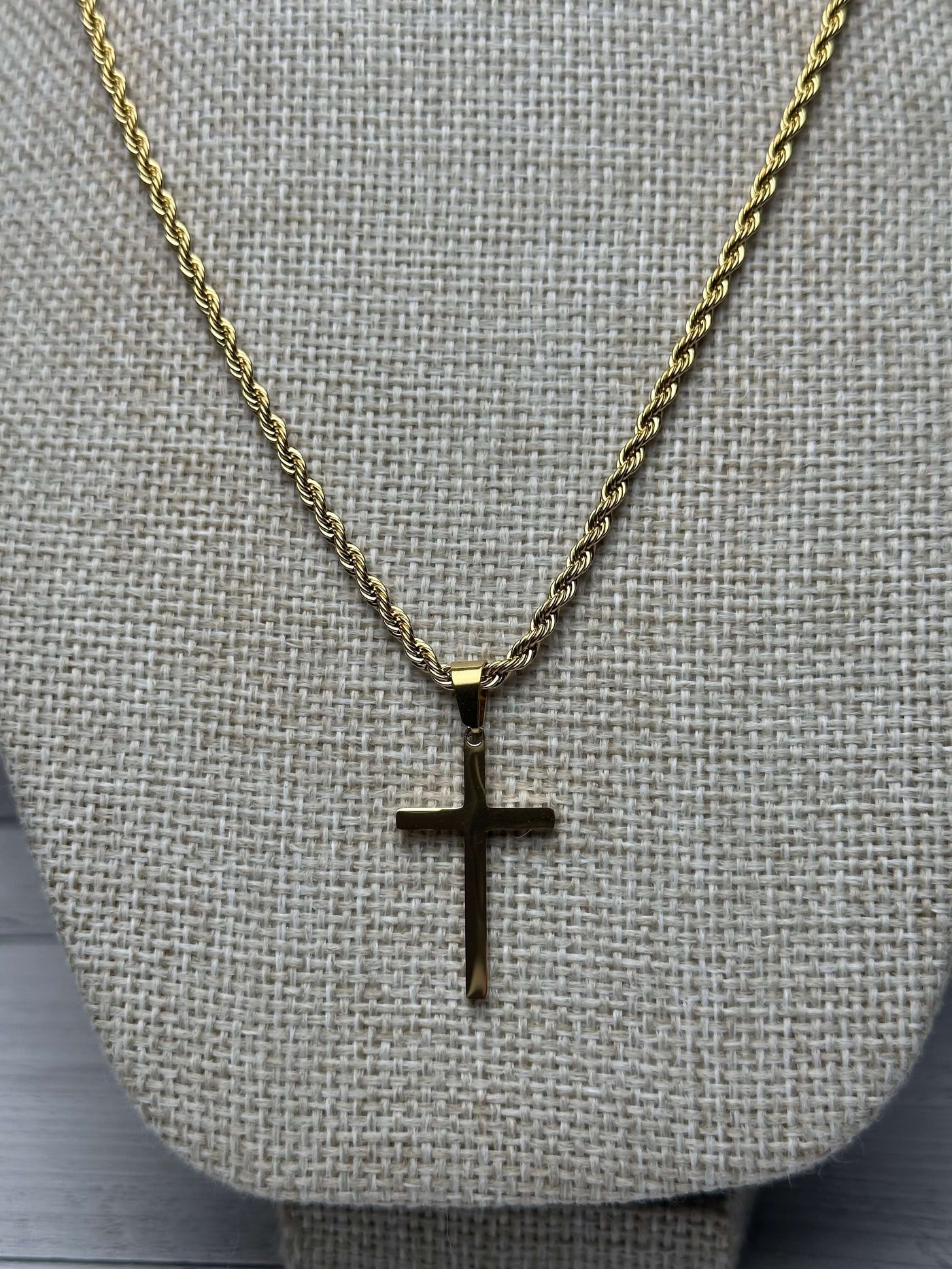 Cadena Cruz Plana Dorada Acero Inoxidable All In Men Joyeria