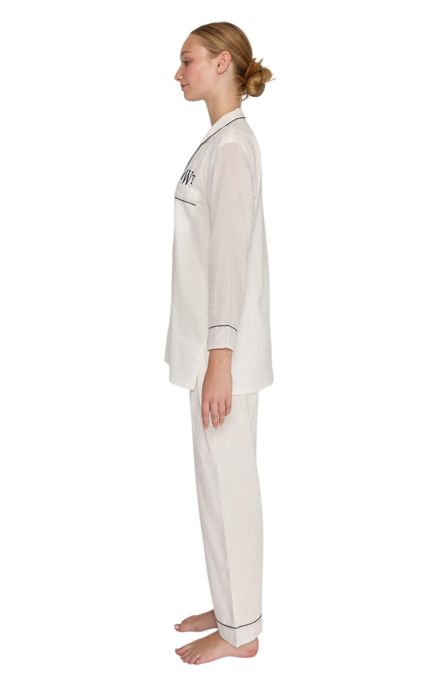 PIJAMA CLASSIC WHITE Mónica Watanabe