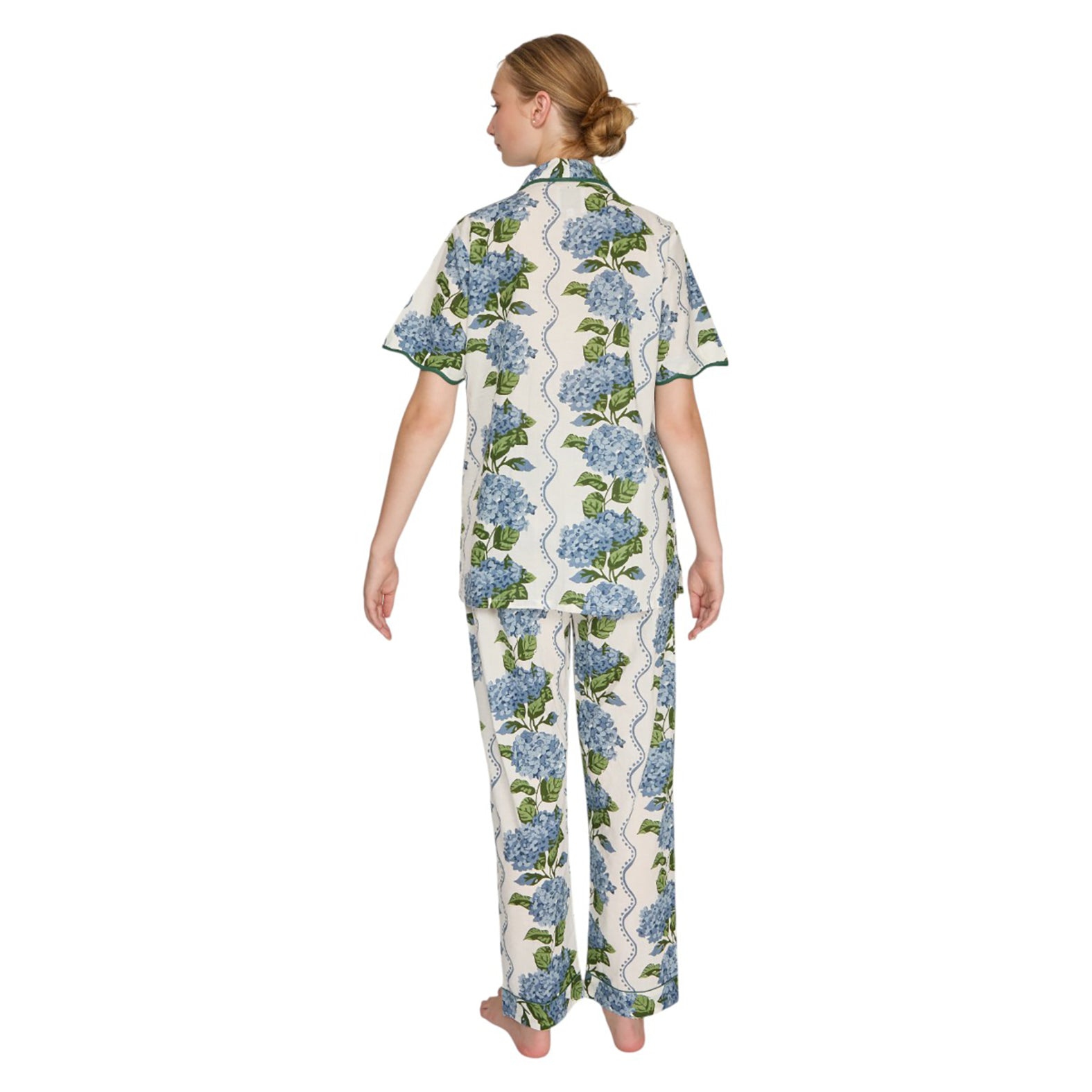 PIJAMA VICTORIA Mónica Watanabe