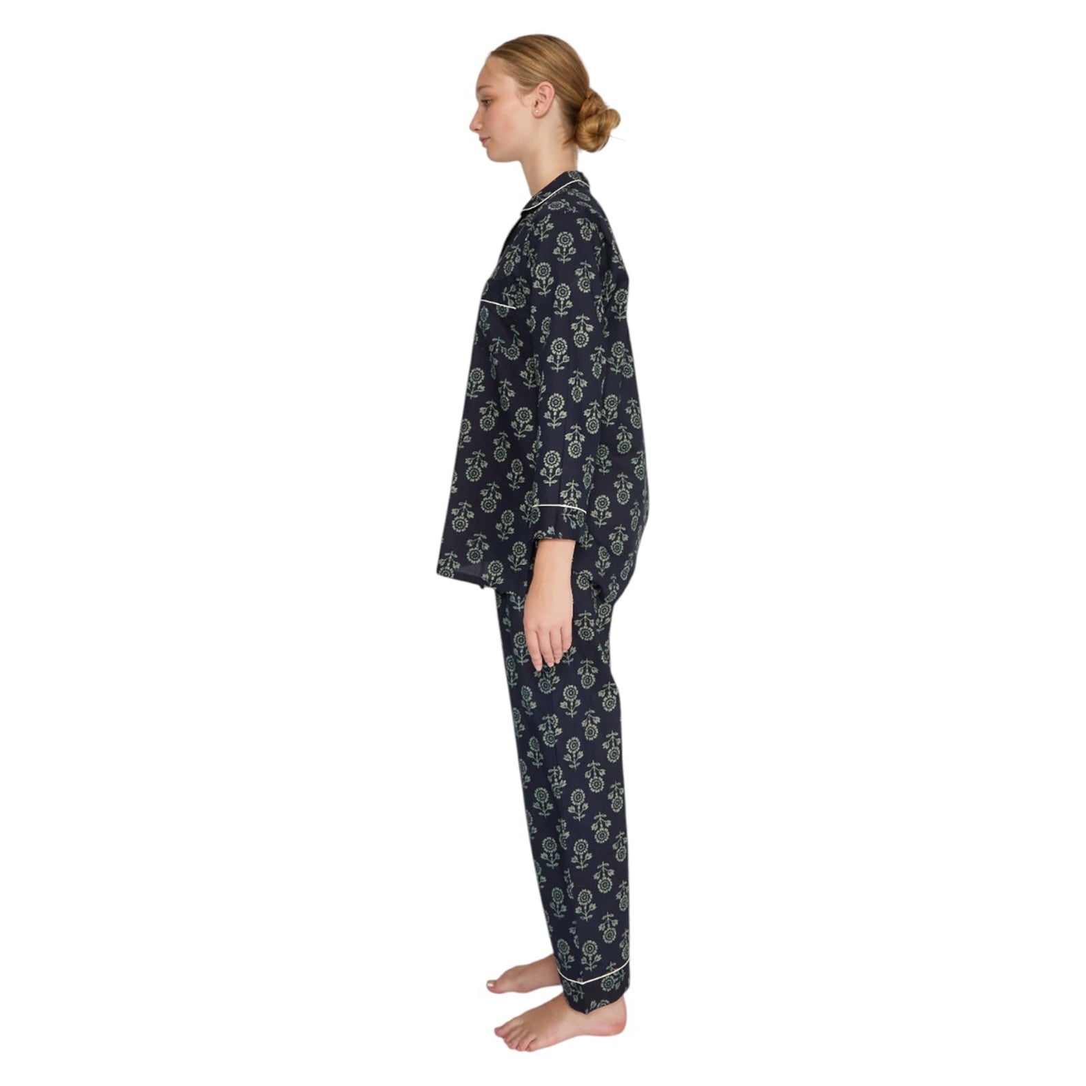PIJAMA MOON Mónica Watanabe