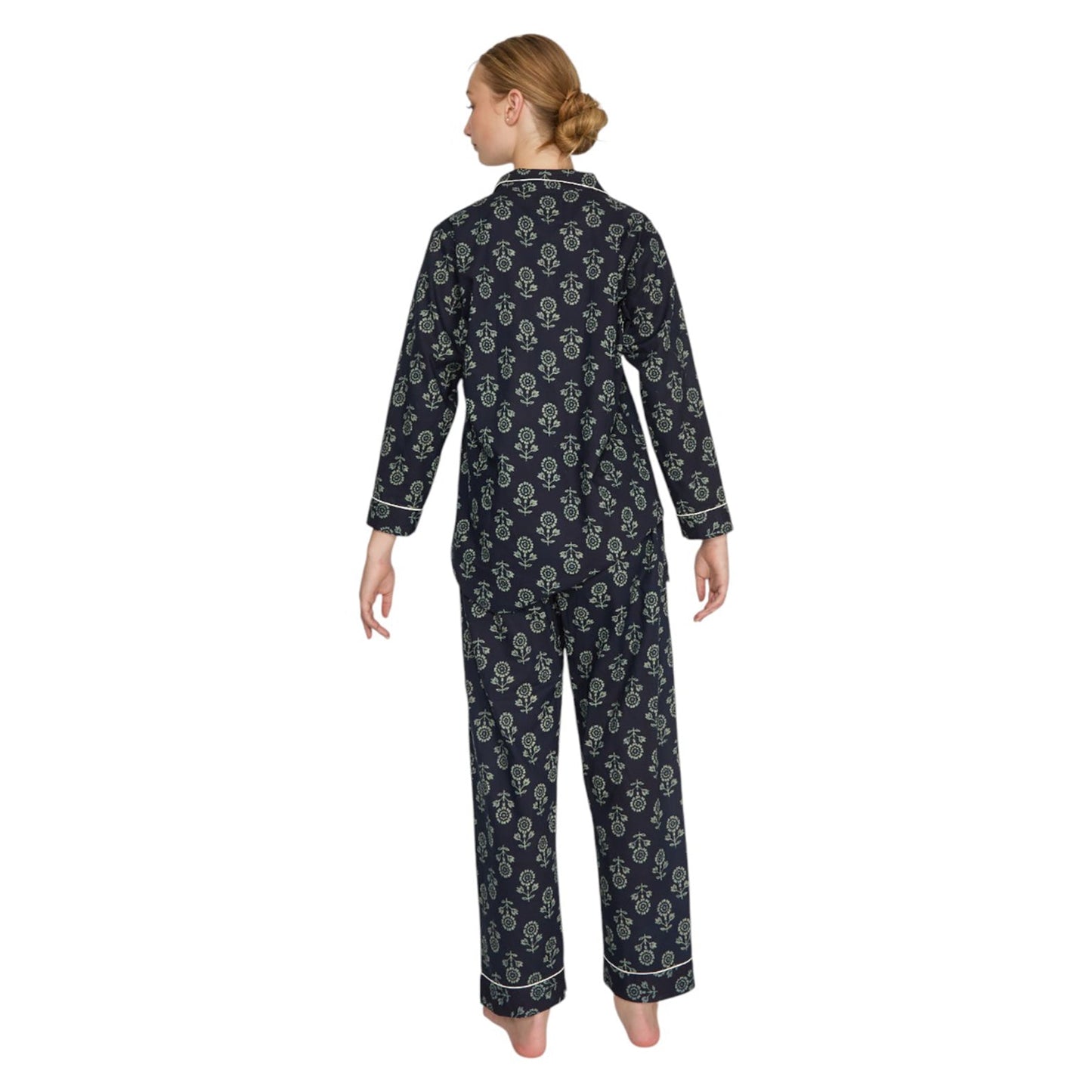 PIJAMA MOON Mónica Watanabe
