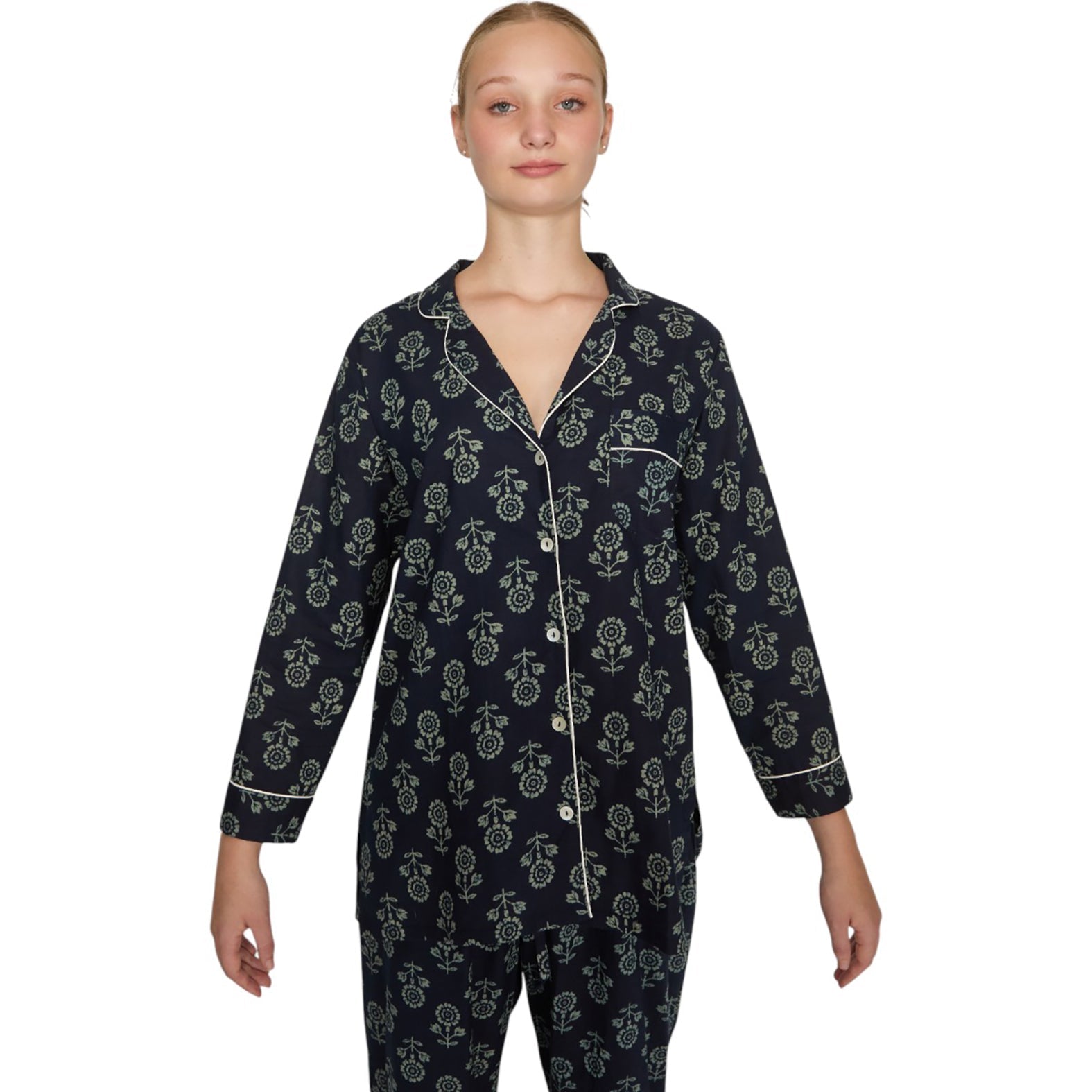 PIJAMA MOON Mónica Watanabe