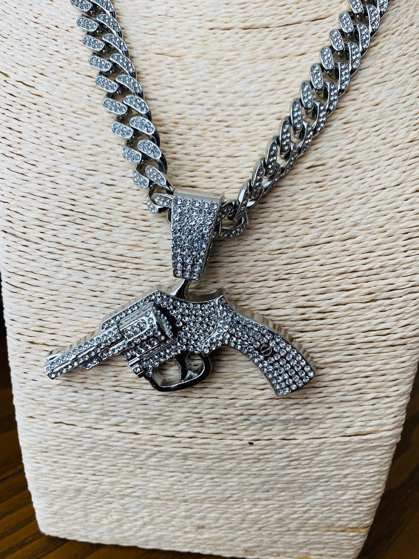 Dije Pistola Zirconias All In Men Joyeria