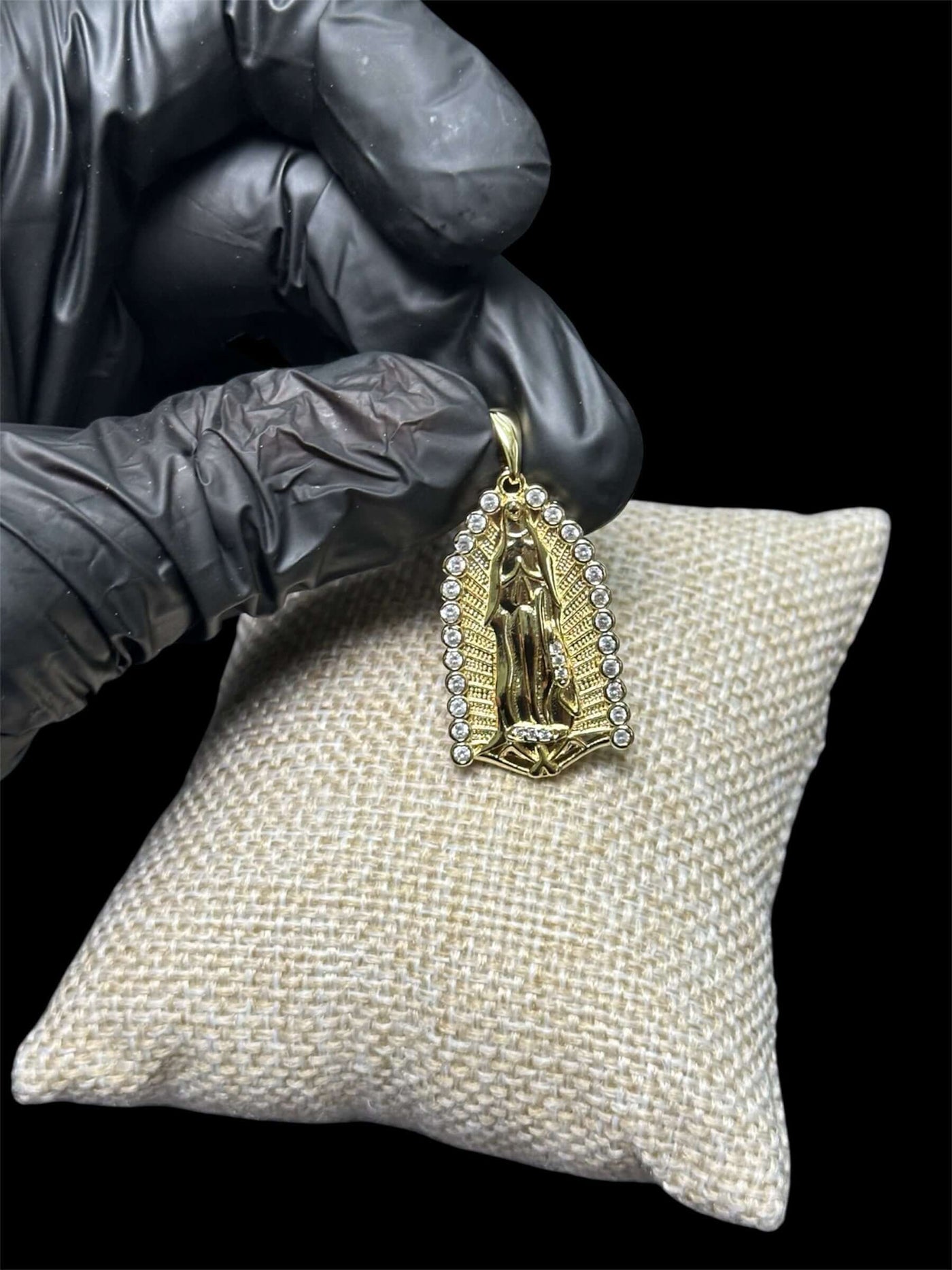 Dije Virgen de Guadalupe Oro Laminado 18 K All In Men Joyeria