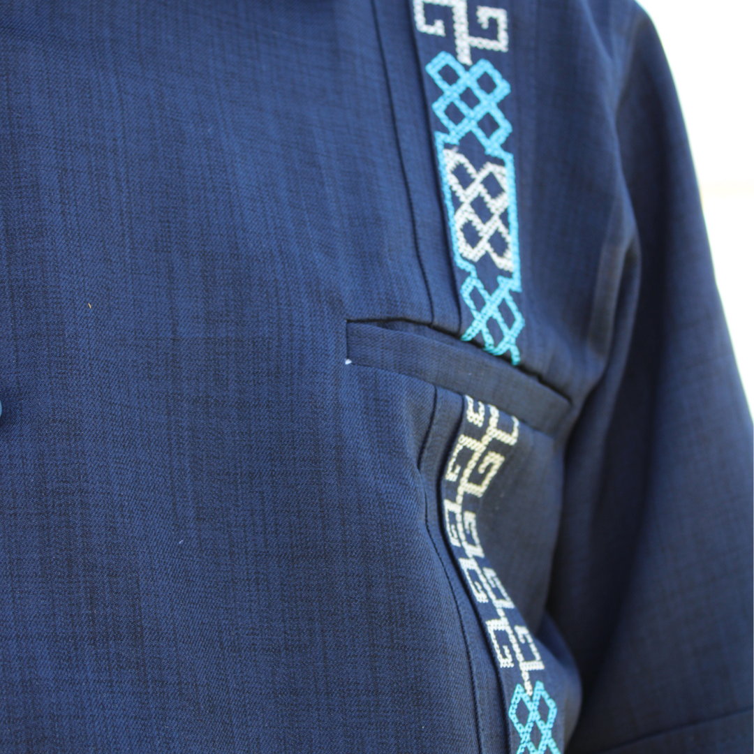 Camisa Guayabera Bordada Azul Marino LeMaan Tienda de Moda Artesanal