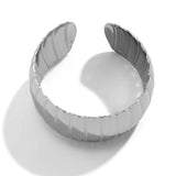Design inspired metal snake stripe wide bracelet, fashionable and niche texture, circular opening bracelet for women