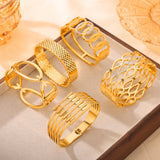 Fashion metal titanium steel bracelet with female geometric design and diamond studded spring buckle bracelet
