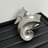 Exaggerated bracelet, European and American retro convex spiral C-shaped metal bracelet, elegant catwalk armband