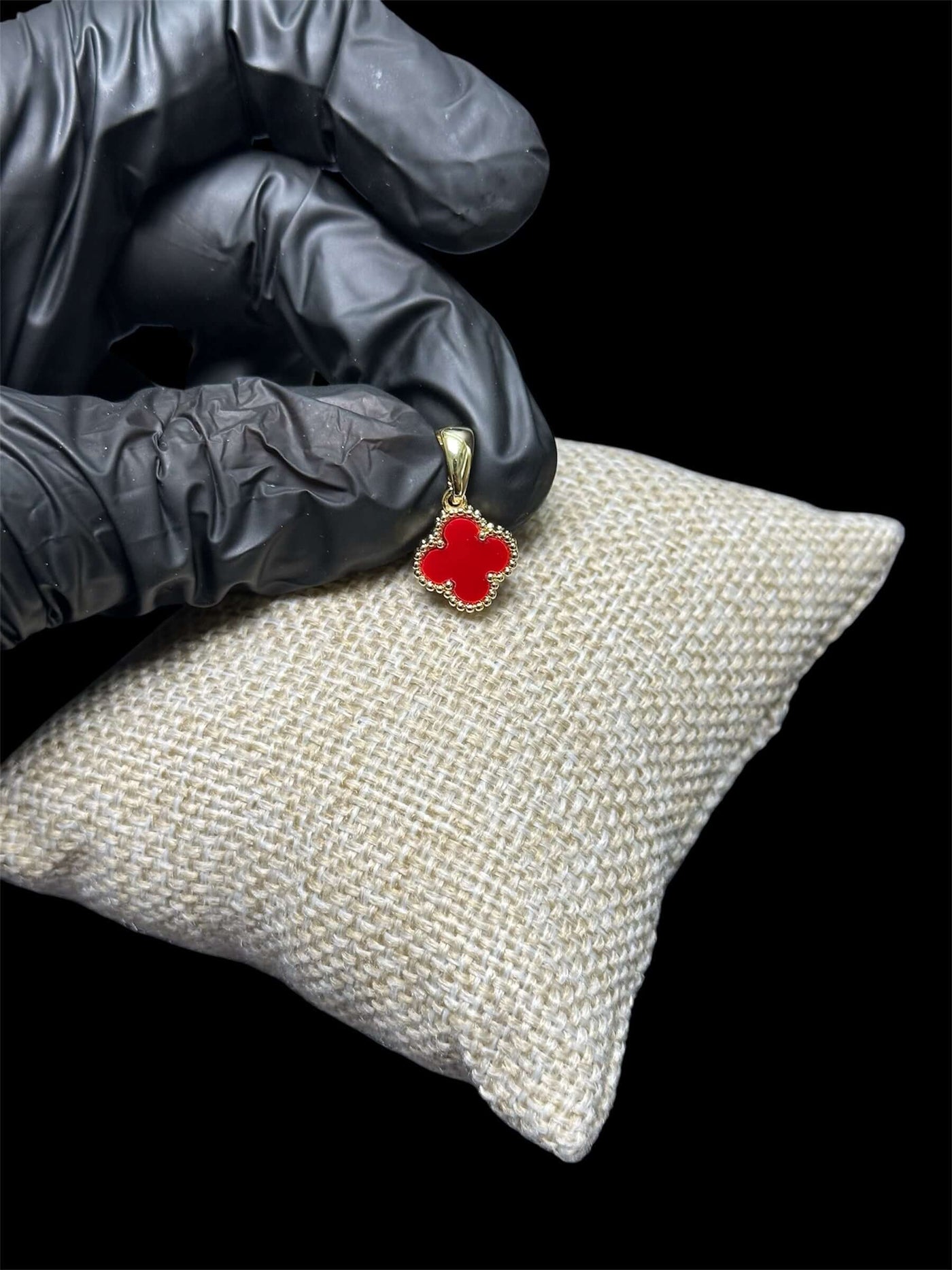 Dije VC Rojo All In Men Joyeria