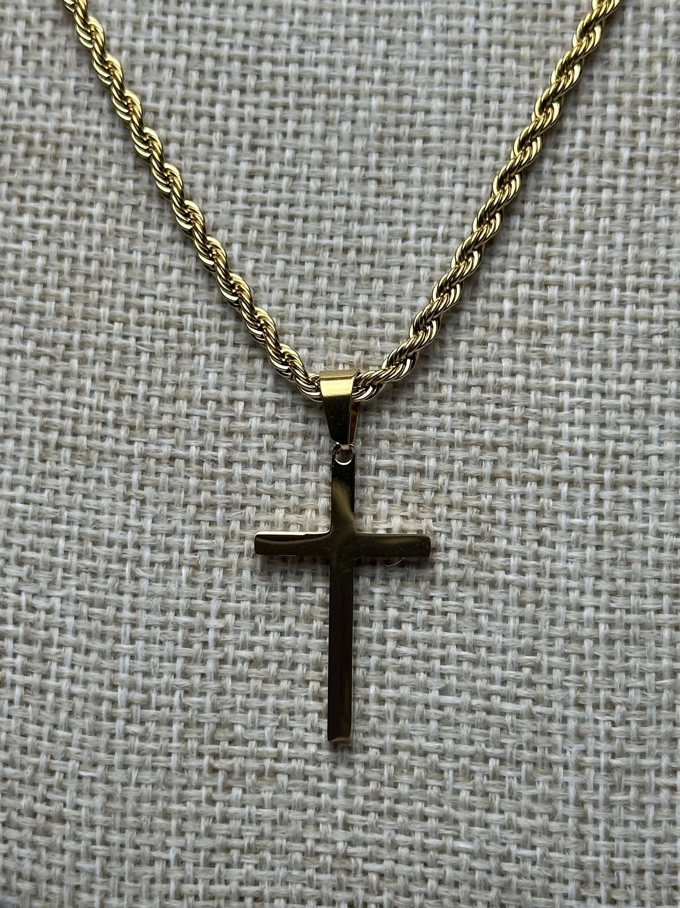 Cadena Cruz Plana Dorada Acero Inoxidable All In Men Joyeria