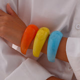 Fashionable multi-color curved texture bracelet, irregular acrylic acetate bracelet