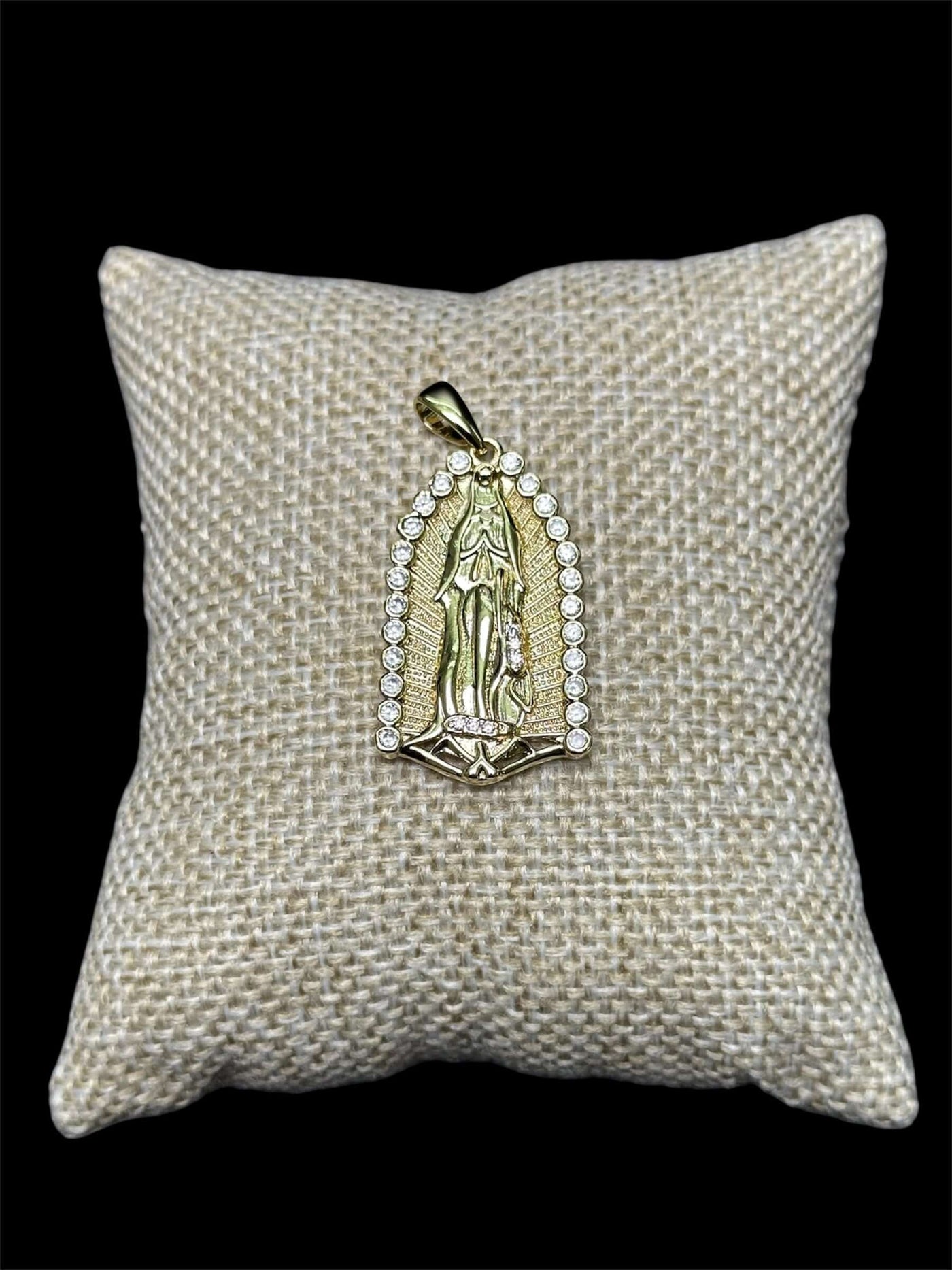Dije Virgen de Guadalupe Oro Laminado 18 K All In Men Joyeria