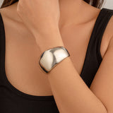 Design inspired metal snake stripe wide bracelet, fashionable and niche texture, circular opening bracelet for women