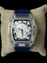 Reloj KS Azul Acero Inoxidable Ajustable sobre cojín, con fondo claro y diseño moderno, ideal para cualquier ocasión.