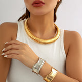Geometric metal fashion bracelet Bracelet exaggerated snake bone lines African collar