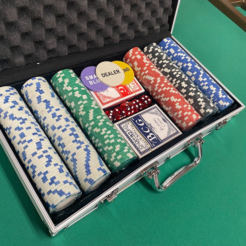 Maletin de 300 Fichas de Poker Diversiones Bago