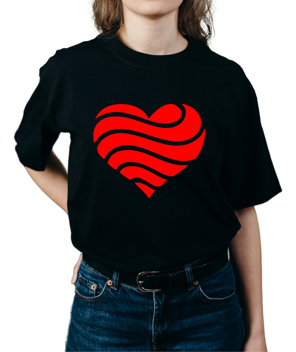 Playera Mujer – Corazón Ondulado | Diseño Artístico de Amor | Minimalismo Urbano Ajolotástico