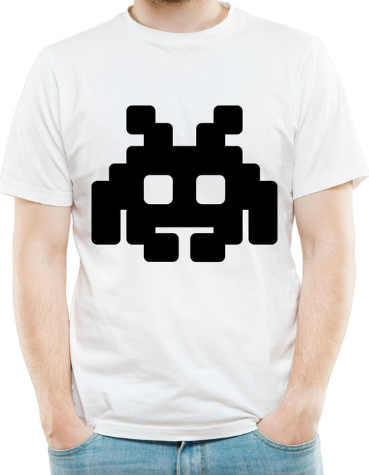 Playera Blanca y Negra Hombre – Marciano Pixel Art Minimalista | Minimalismo Urbano