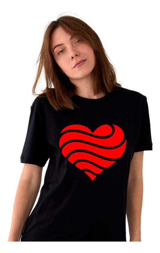 Playera Mujer – Corazón Ondulado | Diseño Artístico de Amor | Minimalismo Urbano Ajolotástico