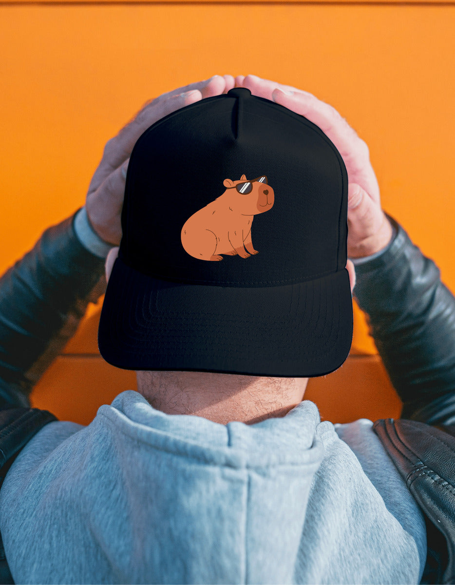 Gorra Negra Tipo Baseball – Capibara con Lentes | Accesorios Unisex Ajolotástico