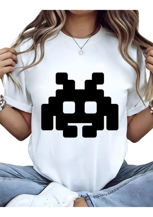 Playera Blanca y Negra Mujer – Marciano Pixel Art Minimalista | Minimalismo Urbano Ajolotástico