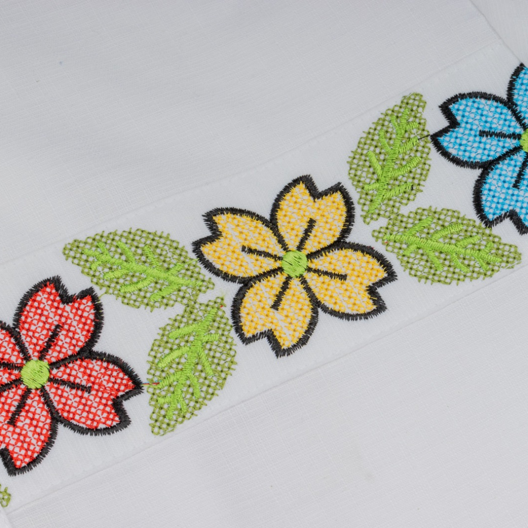 Camisa Guayabera Blanca Flores LeMaan Tienda de Moda Artesanal