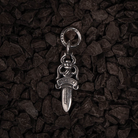 Daga Chrome Hearts