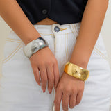 Design inspired metal snake stripe wide bracelet, fashionable and niche texture, circular opening bracelet for women