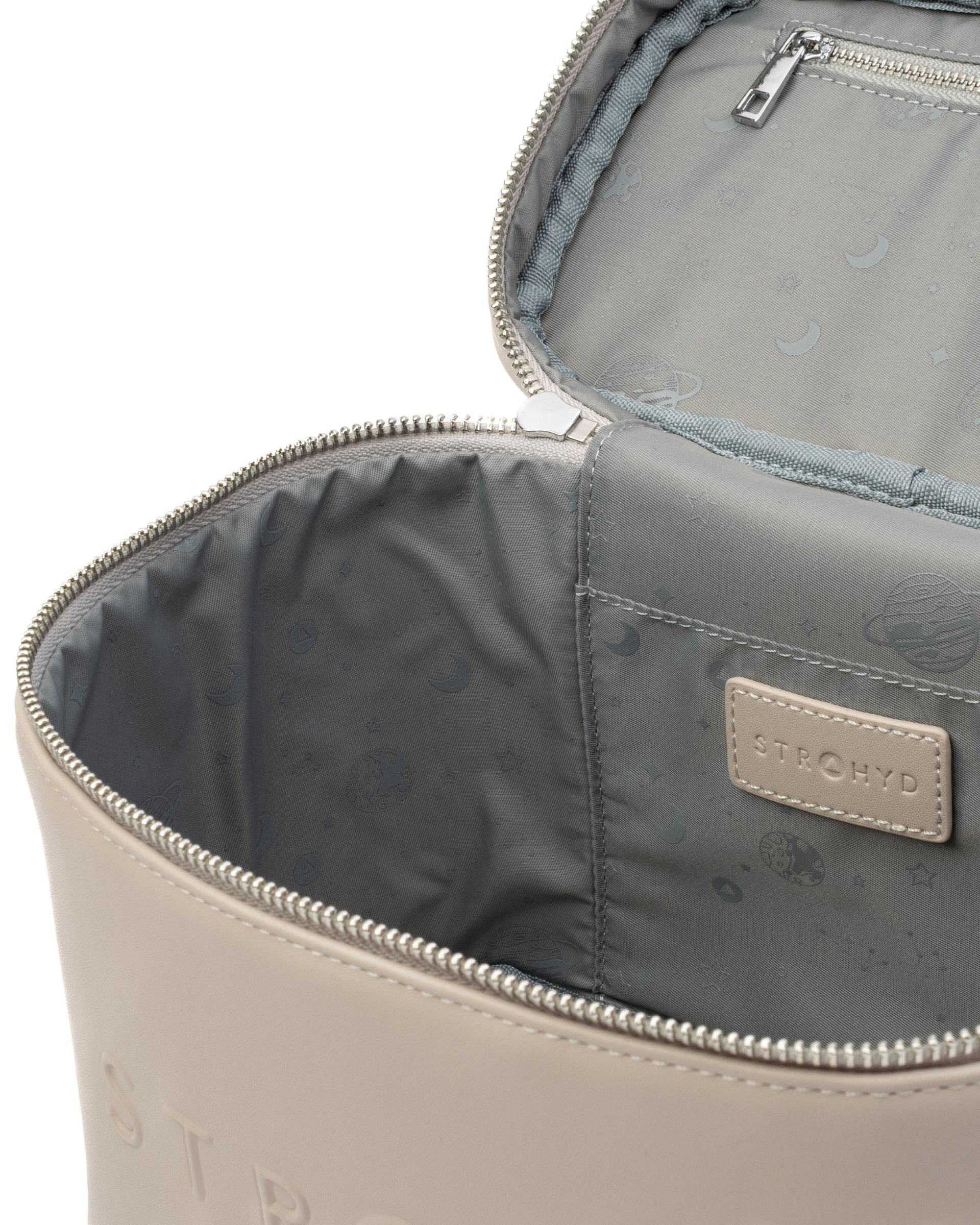 The Travel–Box Strahyd
