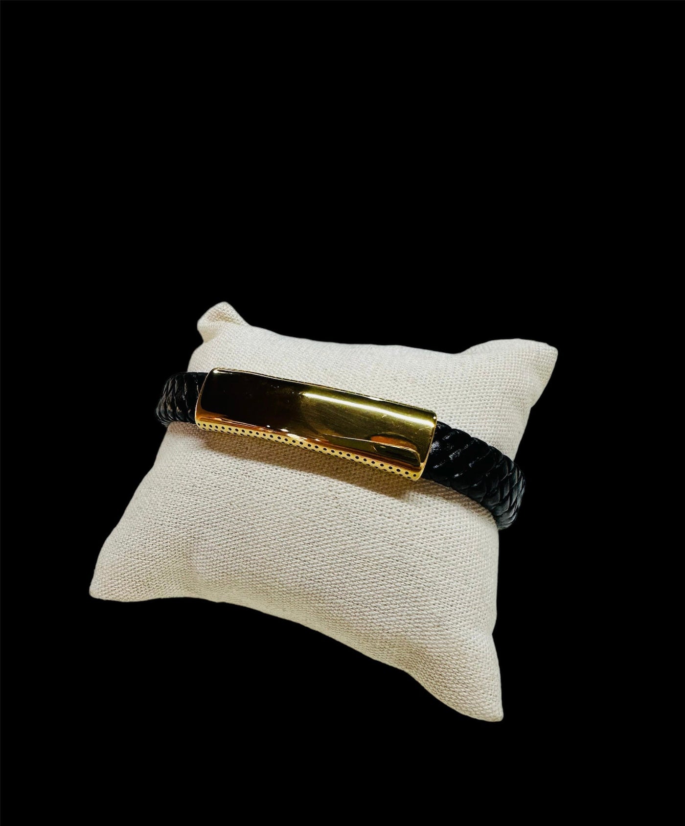 Pulsera Dorada con Placa y Broche de Iman All In Men Joyeria