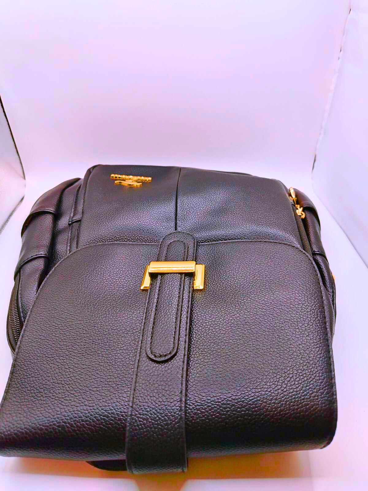 BG0005 - Mochila Pequeña Negra Kanguroo Calenbi Joyería