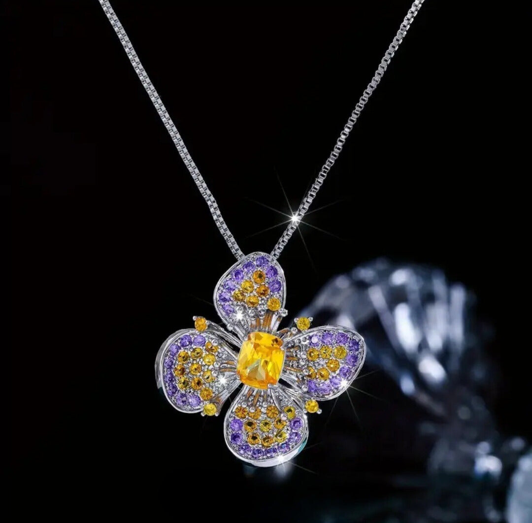 BN0009 - Collar Colgante Flor Valiente Circonita Cubica Morado y Amarillo Calenbi