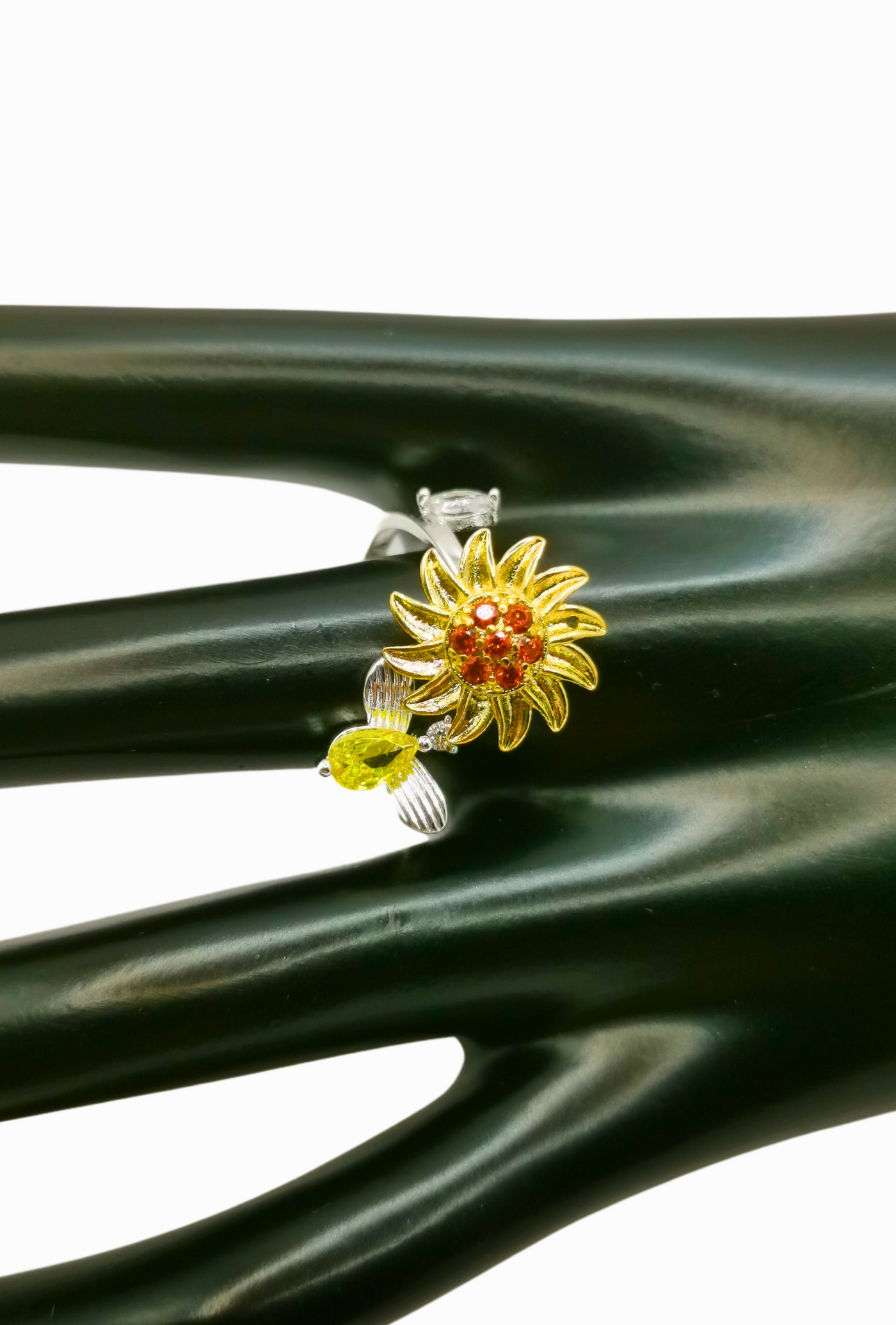 RB0012 - Anillo Aleación Flor y Abeja Calenbi Calenbi Joyería