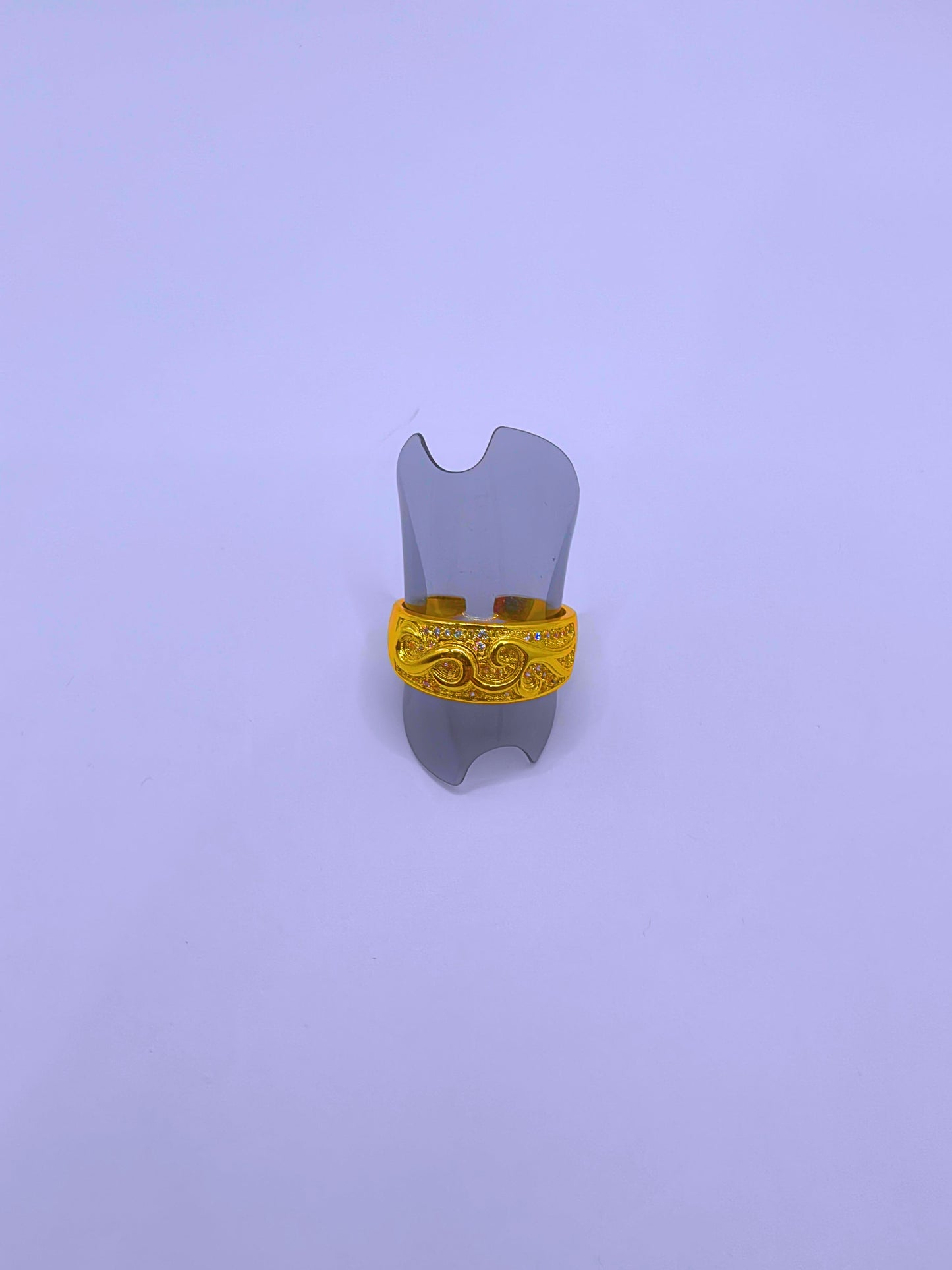 BN0002 - Anillo Cobre Grabado Flor Chapa Oro 14k Ajustable Calenbi Calenbi Joyería