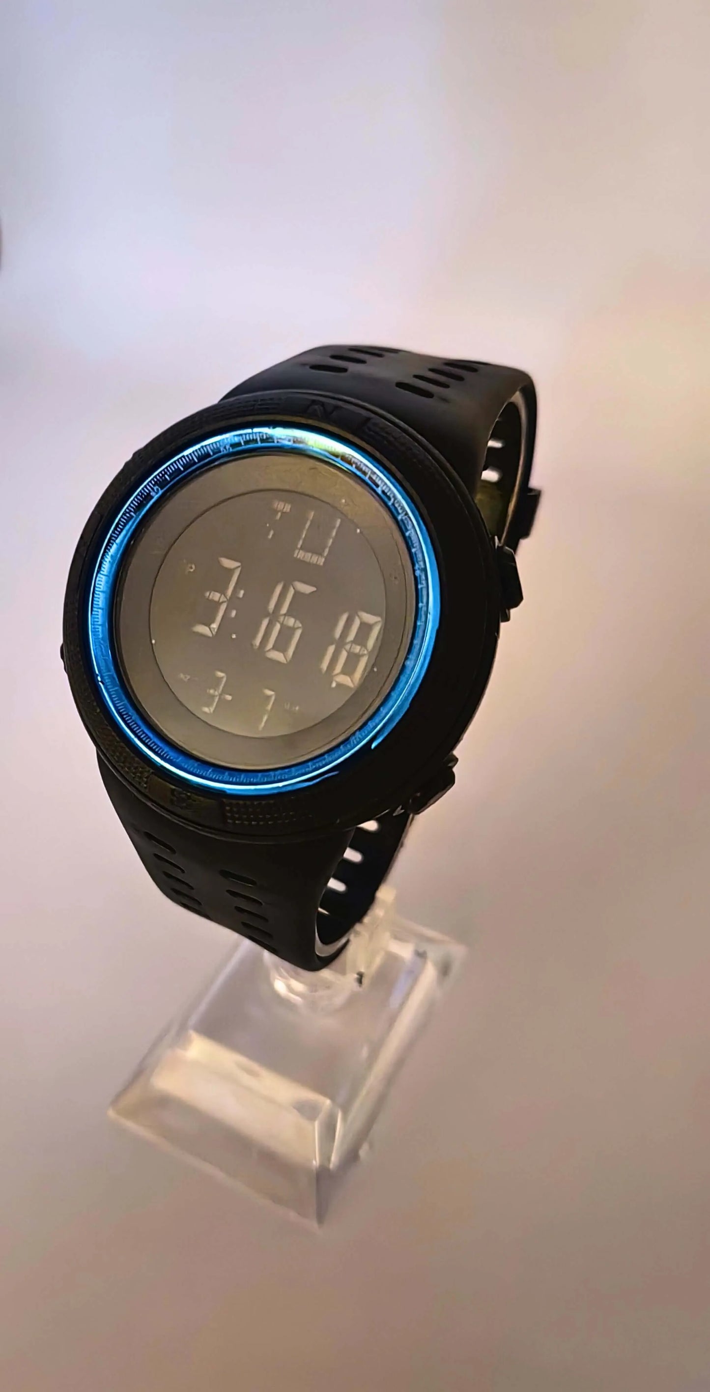 WA0021 - Reloj Digital Deportivo Circulo Azul Cielo Calenbi Calenbi Joyería