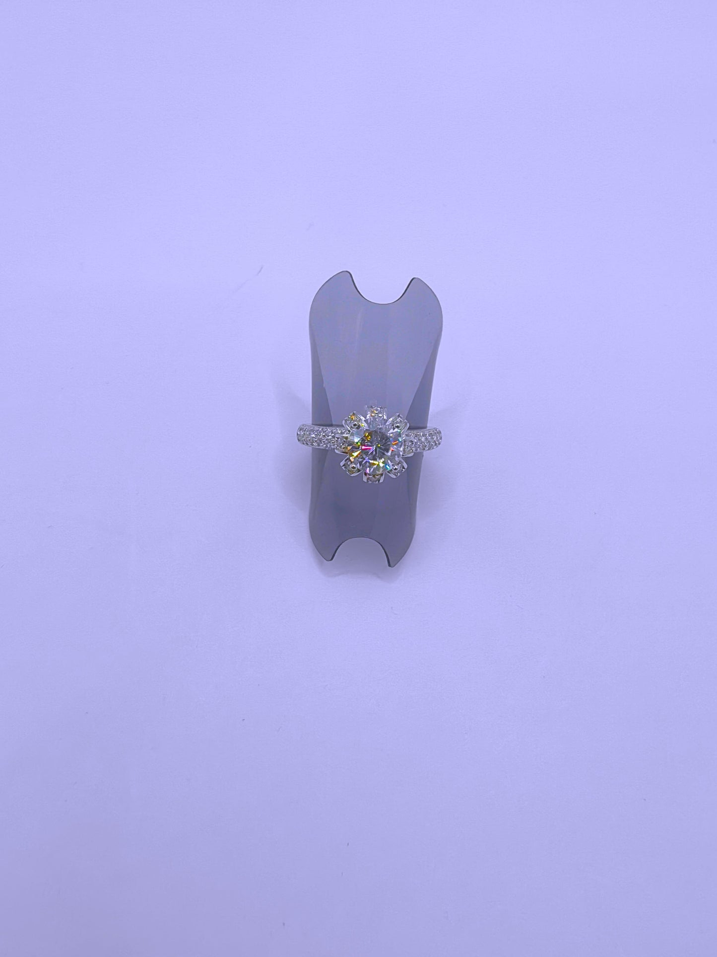 SR0068 - Anillo S925 Esterlina MOISSANITA Cerrado "Compromiso 3" Calenbi