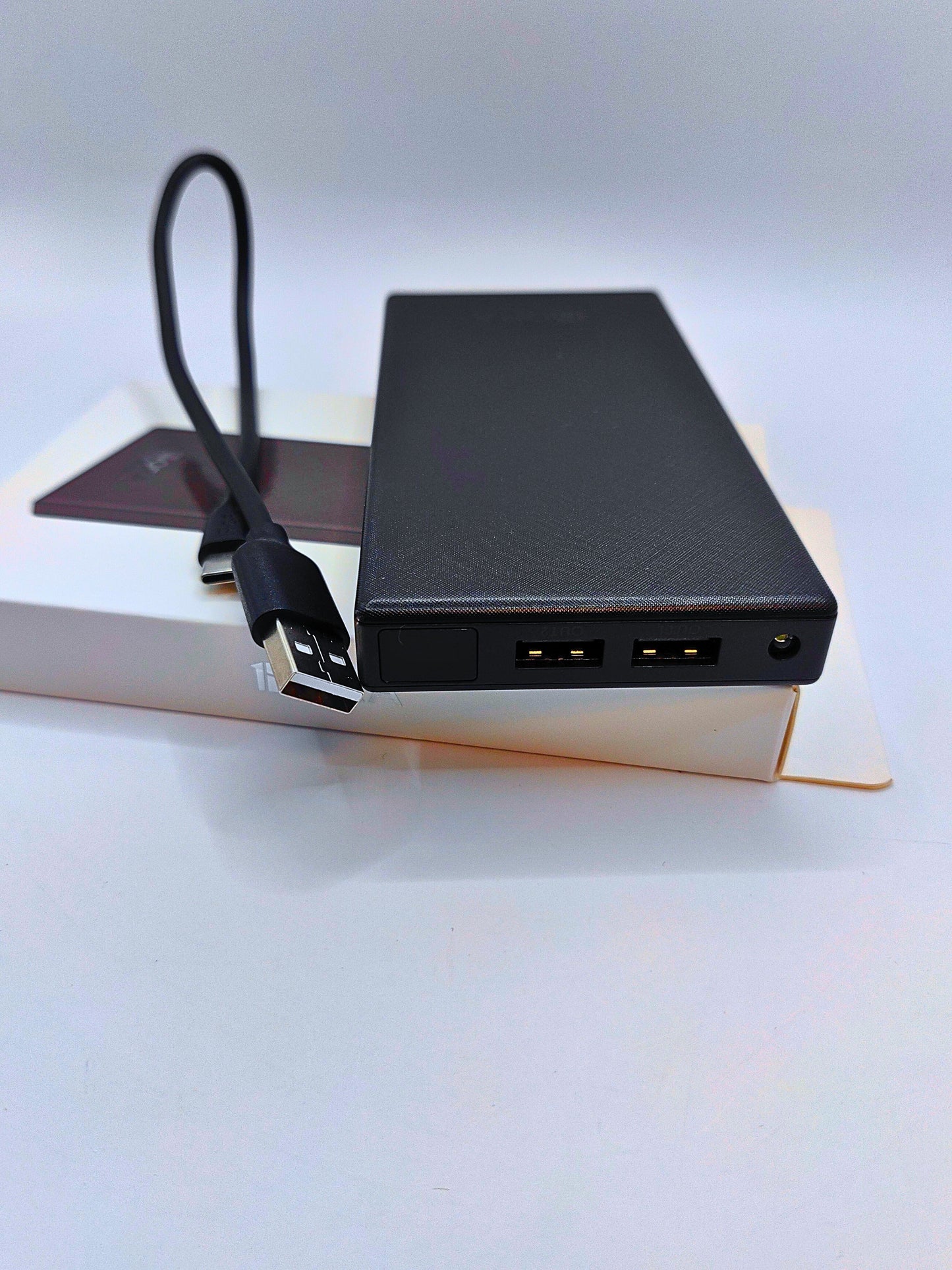 GAR148 - Batería Portátil 10,000Mah 10.5W MAX 1HORA Calenbi Joyería