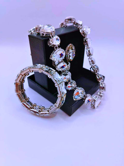 NEB0015,16,17,18 - Collar y Aretes Aleación Circonita Cubica Negro,Rojo y Blanco Calenbi Calenbi Joyería