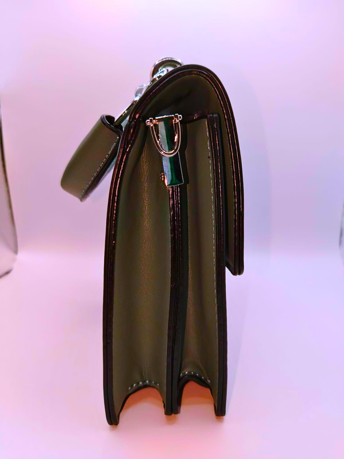 BG0002 - Bolsa Hombro Pequeña Cuero Verde Calenbi